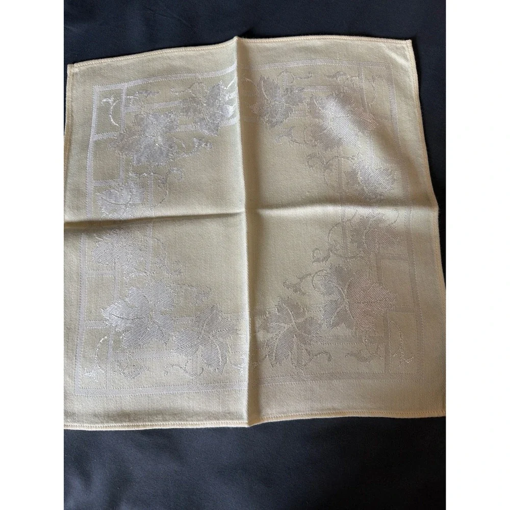 Vintage Yellow Damask Cloth Napkins Set of 4 Grape Leaf Vine Floral 11.5 Inch